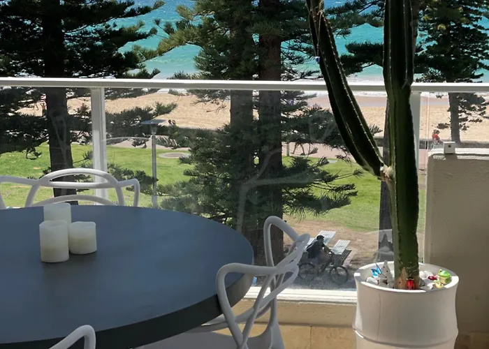 Manly Beachfront Deluxe En-Suite